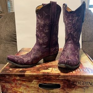 Gorgeous purple leather Old Gringo boots. Worn maybe twice. Excellent condition!